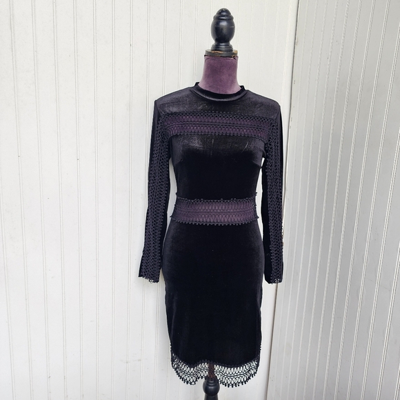 Romeo and Juliet Couture Black Velvet W/ Sheer Lace Trim Dress Stretch Sz S - Picture 3 of 16